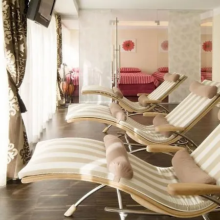 فندق Kitz Garni Boutique 3*